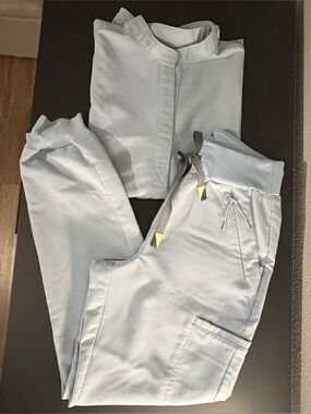 Figs Dusty Blue Scrub Set (top+bottom)